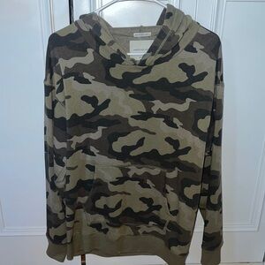 Women’s American Eagle Camo ultra Soft Sweatshirt